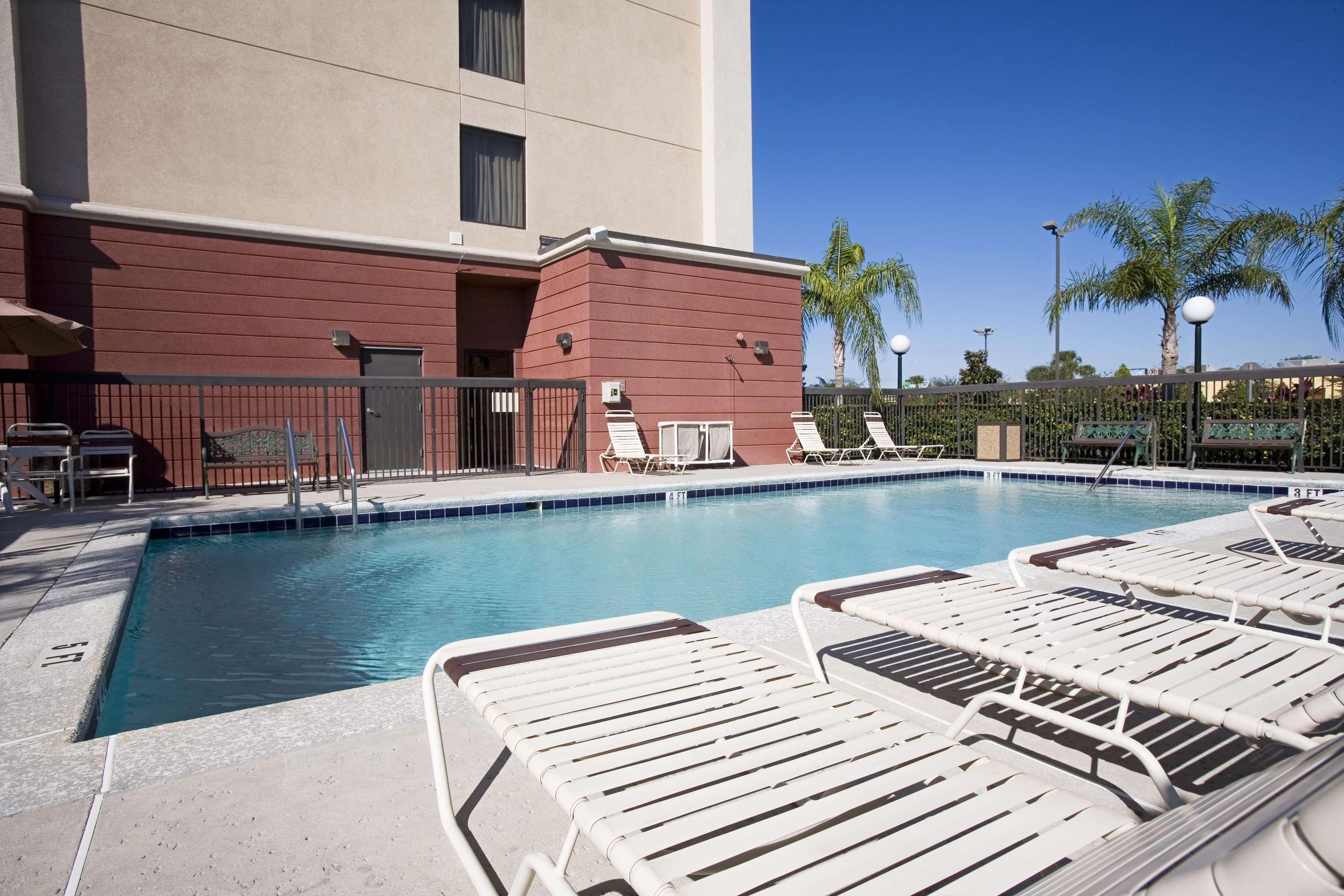Hampton Inn & Suites Orlando International Drive North Servizi foto